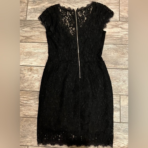 Babaton Aritzia Tobias Black Eyelash Lace V-Neck Sheath Mini Dress Size 4‎ - Picture 5 of 15